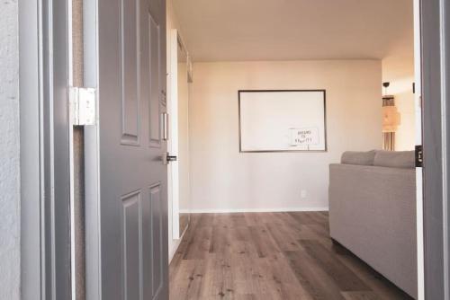 WanderJaunt - Cozy Old Town Scottsdale Apartments - image 4