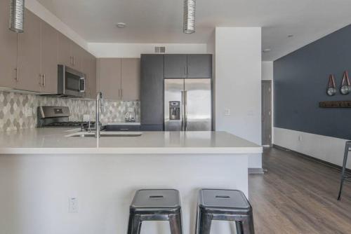 WanderJaunt - Tempe Luxury Apartments - image 6