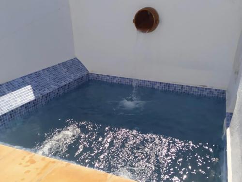 Úszómedence, Casa Rural Sierra Tórtola 1 (Casa Rural Sierra Tortola 1) in Hinojales