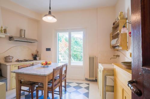 Casa con Giardino a 100 metri dal centro storico Con AC in Lucignano
