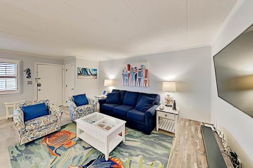 Canvasback - Beachside Getaway - Stroll to Dining condo - image 2
