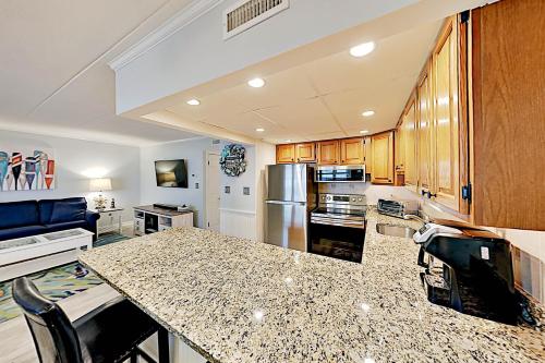 Canvasback - Beachside Getaway - Stroll to Dining condo - image 4