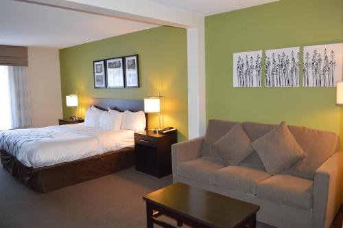 สลีป อินน์ แอนด์ สวีท เวอร์จิเนีย ฮอร์สเซ็นเตอร์ (Sleep Inn & Suites Virginia Horse Center) in เลกซิงตัน (VA)