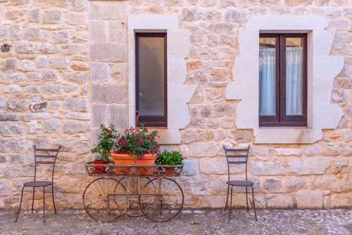 Torre Don Virgilio Country Hotel Torre Don Virgilio is a popular choice amongst travelers in Modica, whether exploring or just passing through. The property offers guests a range of services and amenities designed to provide comfort 