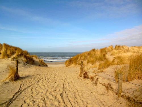 Appartement ZEEDUIN, Beg grond, eigen Terras - volledige KEUKEN- Resort Amelander Kaap, Incl verwarmd Hotel-ZWEMBAD