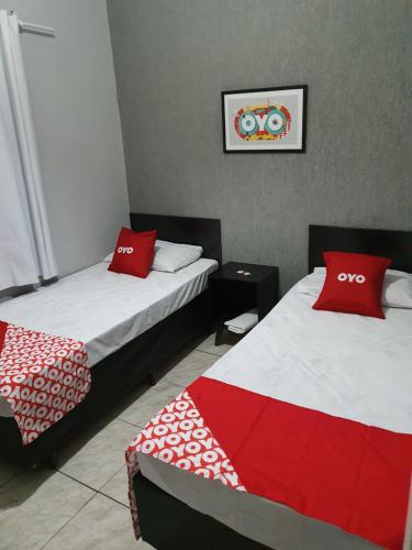 2 twin beds