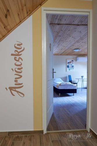 Kamarás Klastrom House - image 9
