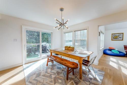 Newly Renovated Watermill Gem - image 3