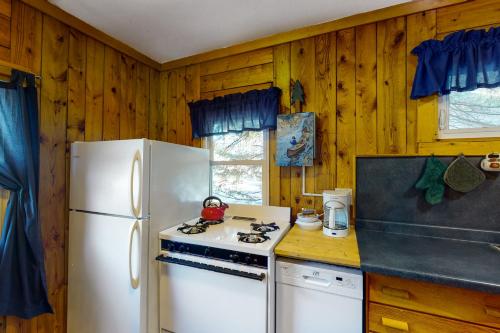 Cedaroma Cabin 6 - image 3