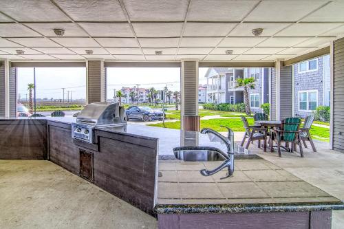 Pathway to the Sea 14816