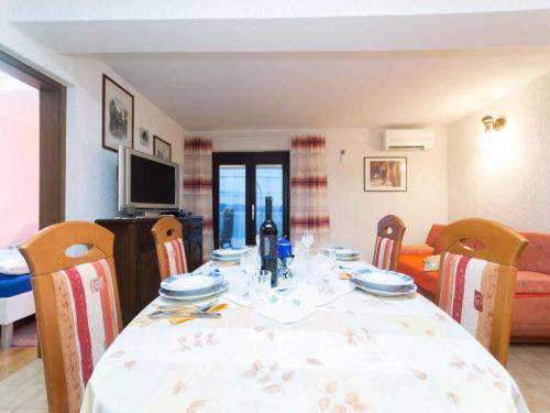 Apartment in Njivice/Insel Krk 33584