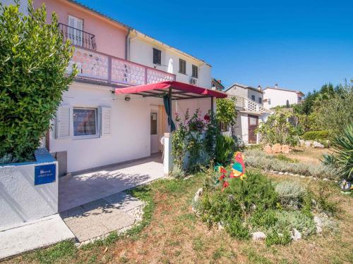  Apartment in Vrbnik/Insel Krk 13614, Pension in Vrbnik