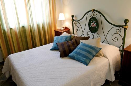 2 bedrooms, 4 beds