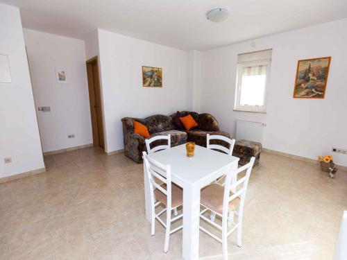 Apartment in Njivice/Insel Krk 27658