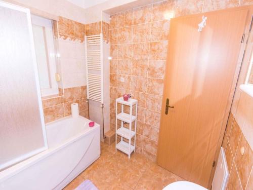 Apartment in Njivice/Insel Krk 27658