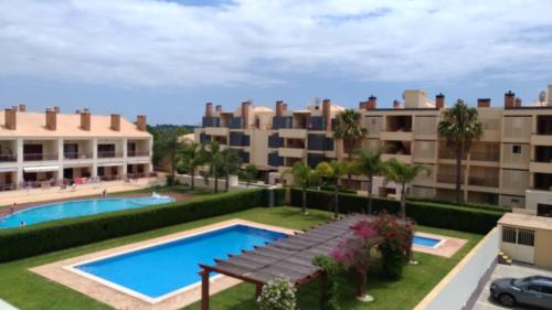J&J Holmes T2 next to Pinhal Velho, Terraces of Pinhal