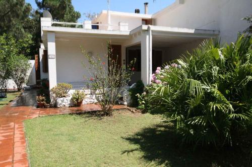  Holiday home in Geremeas 22928, Pension in Geremèas