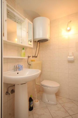 Apartment Milna 8896b