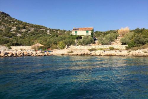 Secluded fisherman's cottage Cove Donje More Pasman - 11515 