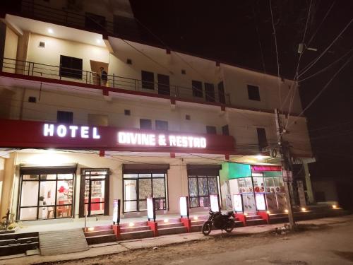 . Hotel Divine & Restro