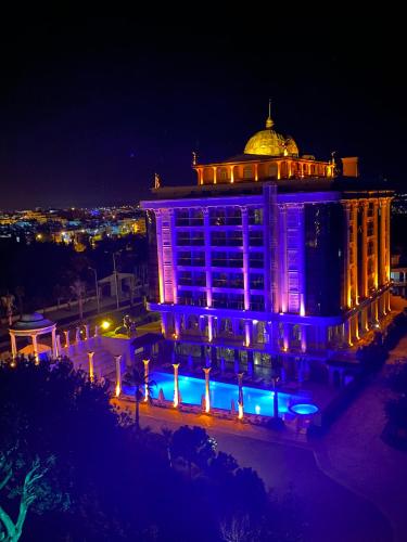 LAUR HOTELS Experience & Elegance LAUR HOTELS Experience & Elegance