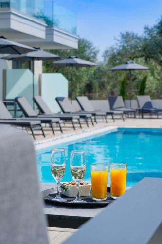 Daria Essence – Thassos Town, MO