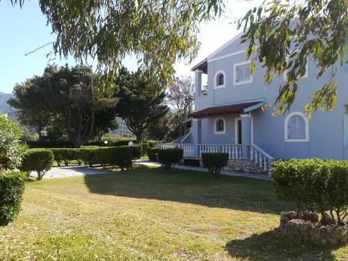 Villa Angela, seafront apartments, Almiros beach