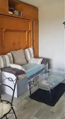 Studio cabine avec place de parking privee a 100m de la plage