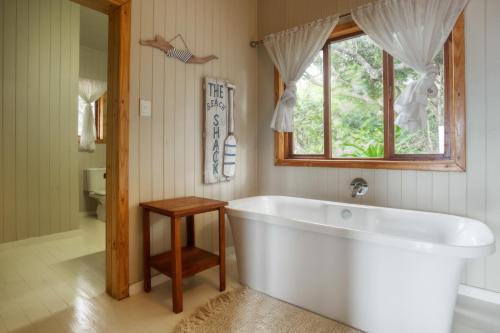 Bathroom, Mar Azul 27A in Zitundo