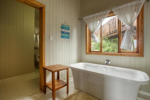 Bathroom, Mar Azul 27A in Zitundo