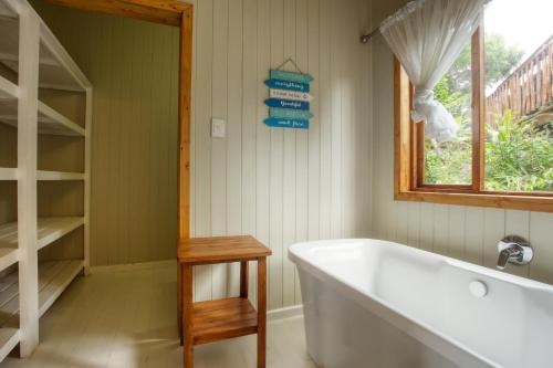 Bathroom, Mar Azul 27A in Zitundo