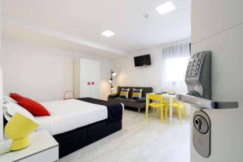 Aparthotel Sarfels Castelldefels - image 9
