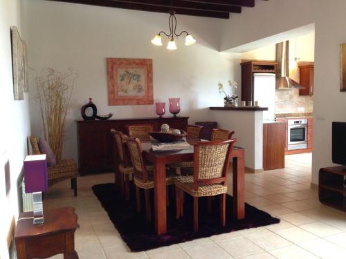 Spacious Holiday Home in Buger Sapin with Private Pool - image 4