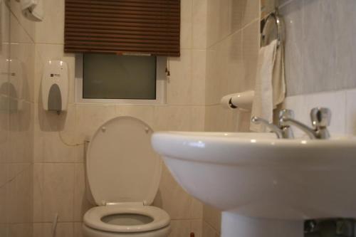 Room in BB - Springbok Single Room - Amarachi Bed Breakfast