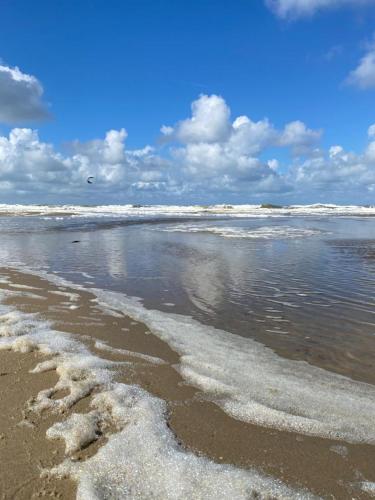 Strand, Bungalow Sunny, lekker uitwaaien op het strand! in Callantsoog