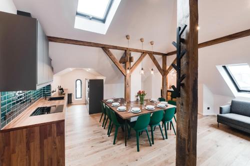 Big Design Apt - Sleeps 12 - Best Location, Riga (foto 4)