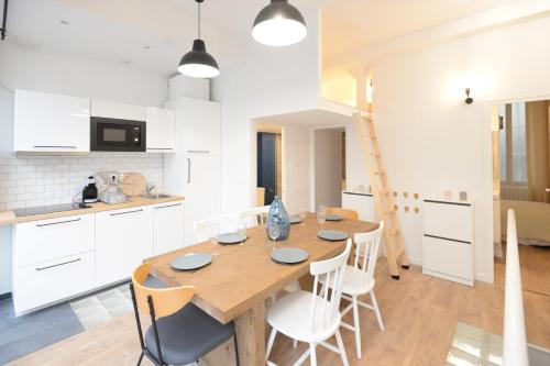 Design and bright flat near République - main image