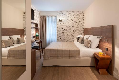 1 queen bed, 1 sofa bed