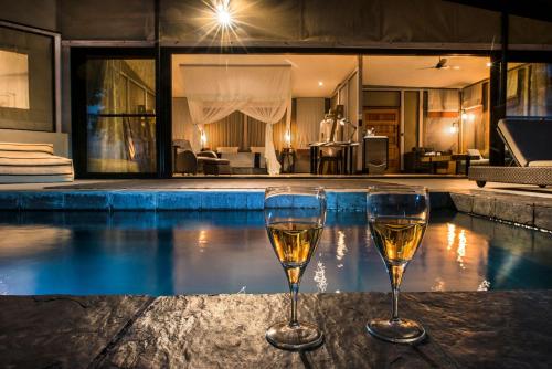 Entrada, Sausage Tree Camp in Mafuta