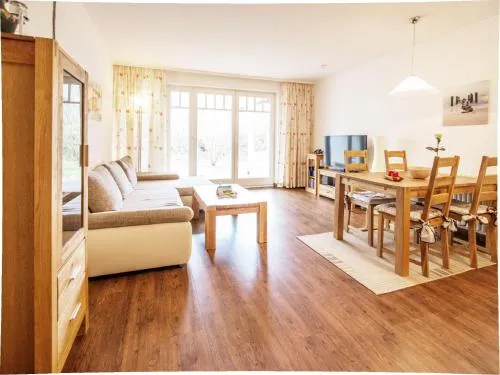 Dünenpark Binz - Komfortplus Ferienwohnung mit 1 Schlafzimmer und Terrasse im Erdgeschoss 101 in Binz, Deutschland