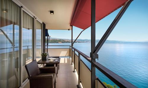 Erkély/terasz, Hotel Ambasador - Liburnia in Opatija