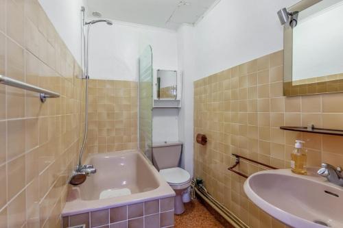 Large calm and cosy studio at the heart of Deauville - Welkeys