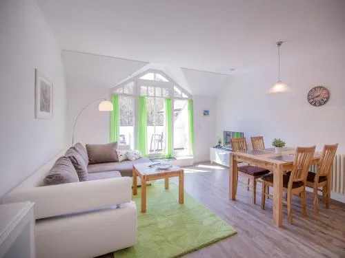 Dünenpark Binz - Komfortplus Ferienwohnung mit 1 Schlafzimmer und Balkon im Dachgeschoss 295 in Binz, Deutschland