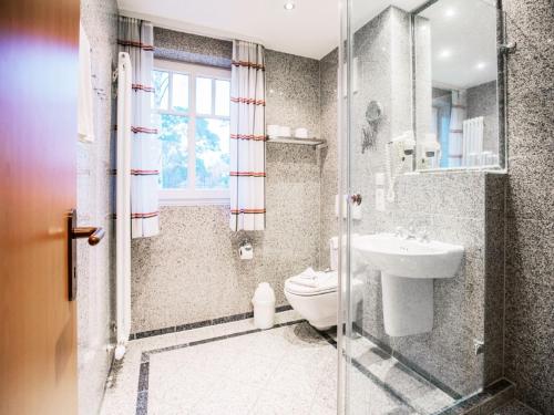 Bathroom, Dunenpark Binz - Komfort Ferienwohnung mit 1 Schlafzimmer und Balkon im Dachgeschoss 308 in Ostseebad Binz