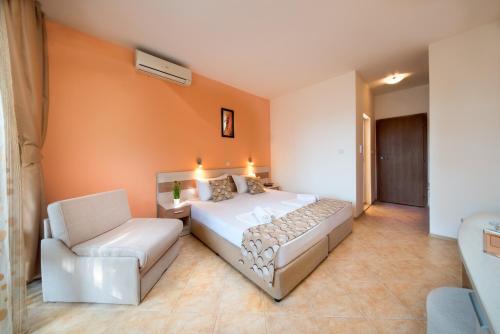 Aurelia Beach Complex - image 9