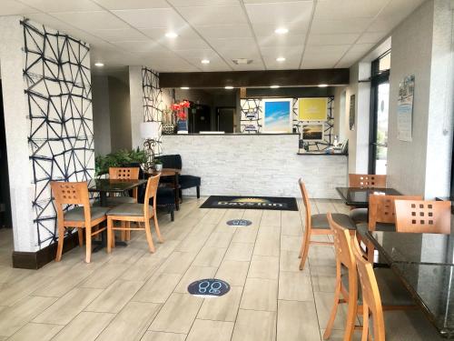 Days Inn by Wyndham Asheville Downtown North in Asheville, USA