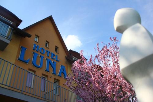 Hotel Luna Budapest, Budapest bei Sóskút