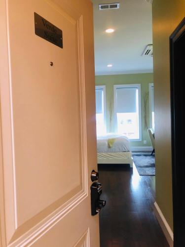 Suites at 249