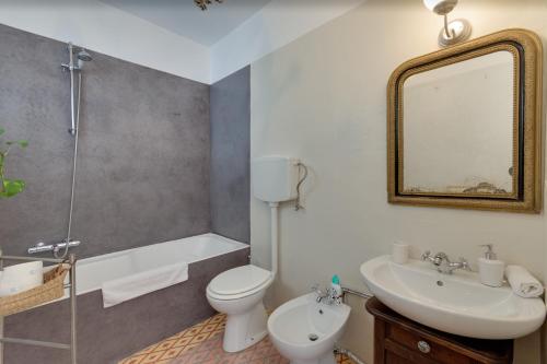 Superior Double Room image 9