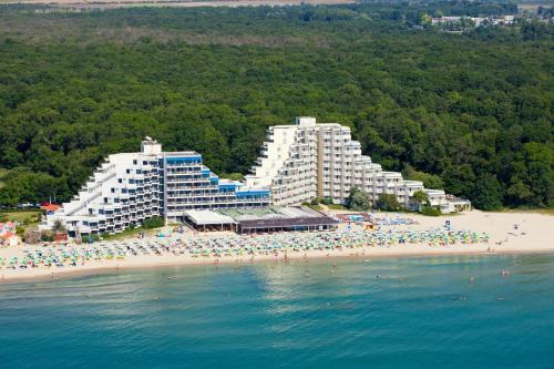 A szálláshely kívülről, Hotel Mura in Albena